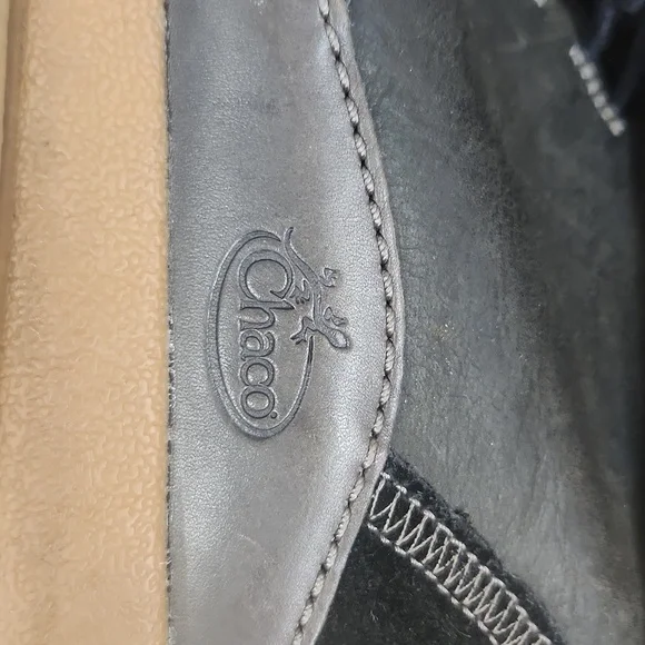 Chaco Black and Gray Chukka Boots with Leather Finish